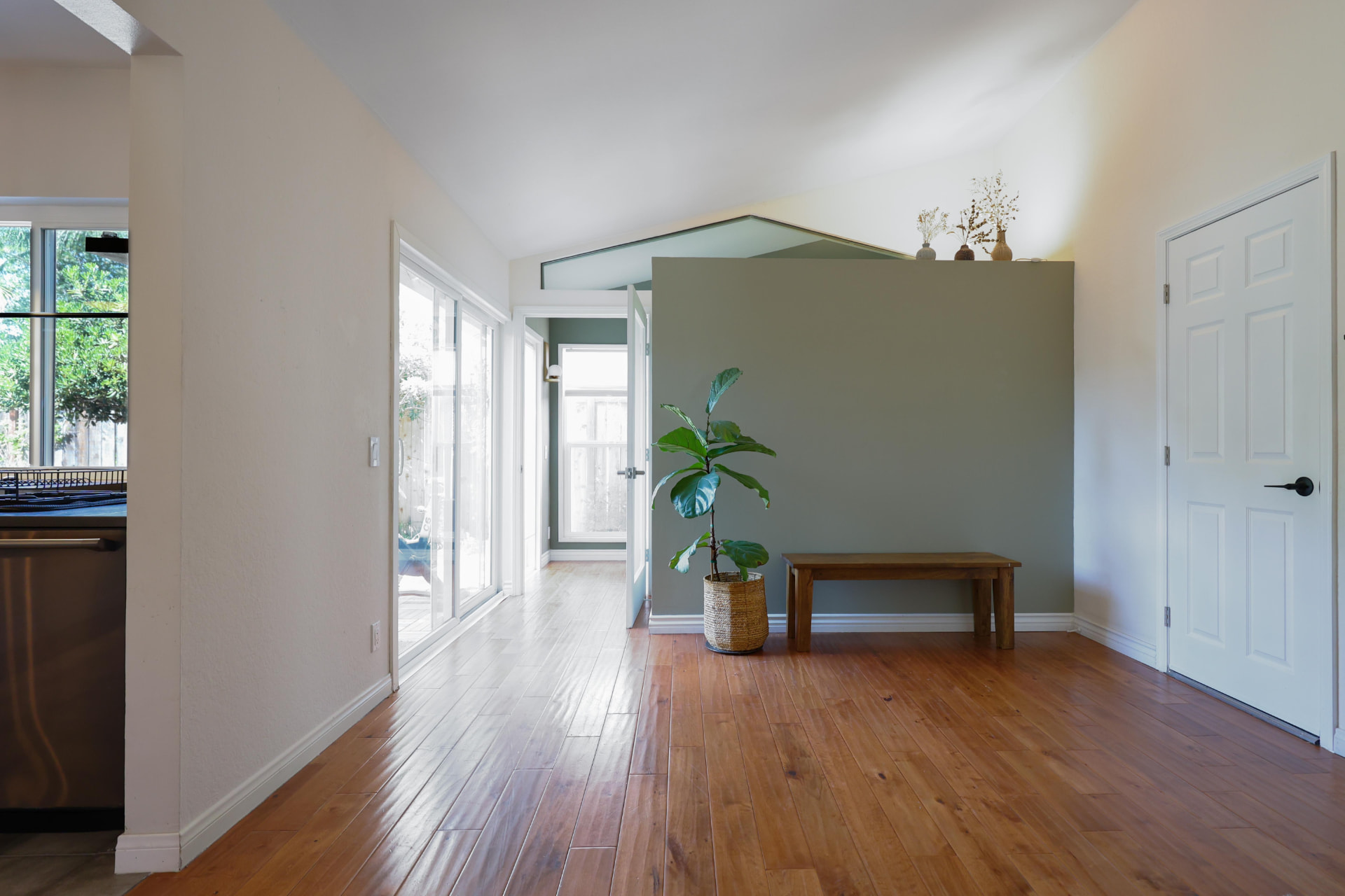 5 Ways Professional Photography Helps Listings Sell Faster